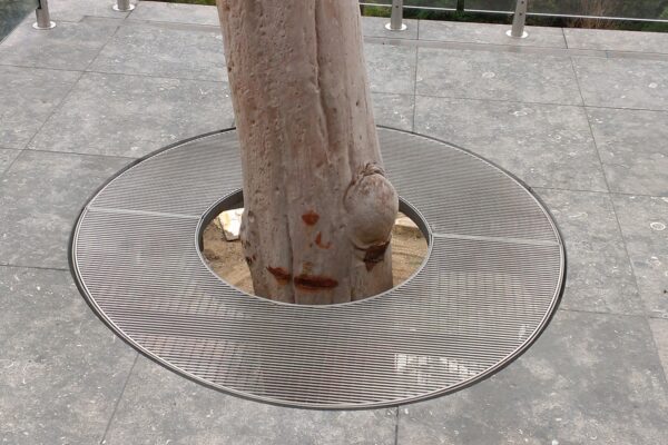 Tree surround